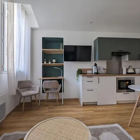Le Moderne Centre Parking Gratuit Apartment Montlucon